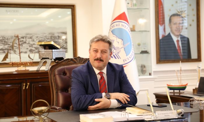 DÜNYA ŞAMPİYONUNA KUTLAMA
