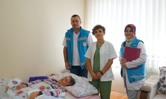 444 38 33 ü Aradılar Sağlıklı Gülüşlere Kavuştular