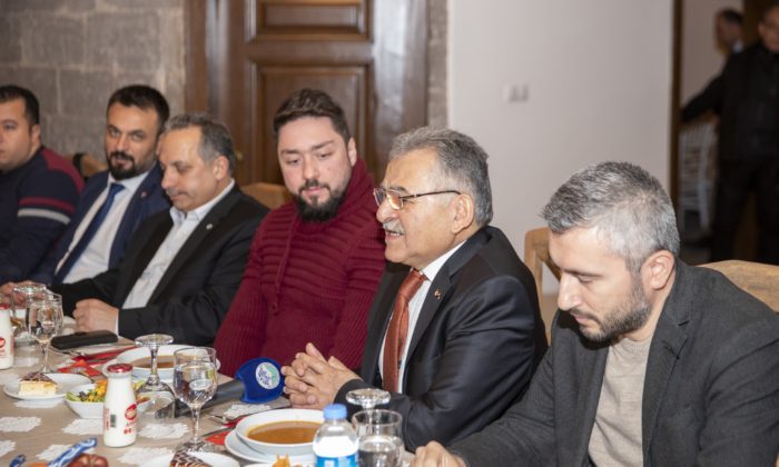 ZENGİNLİKLER ÜLKESİNİN ZENGİNLİKLER ŞEHRİ